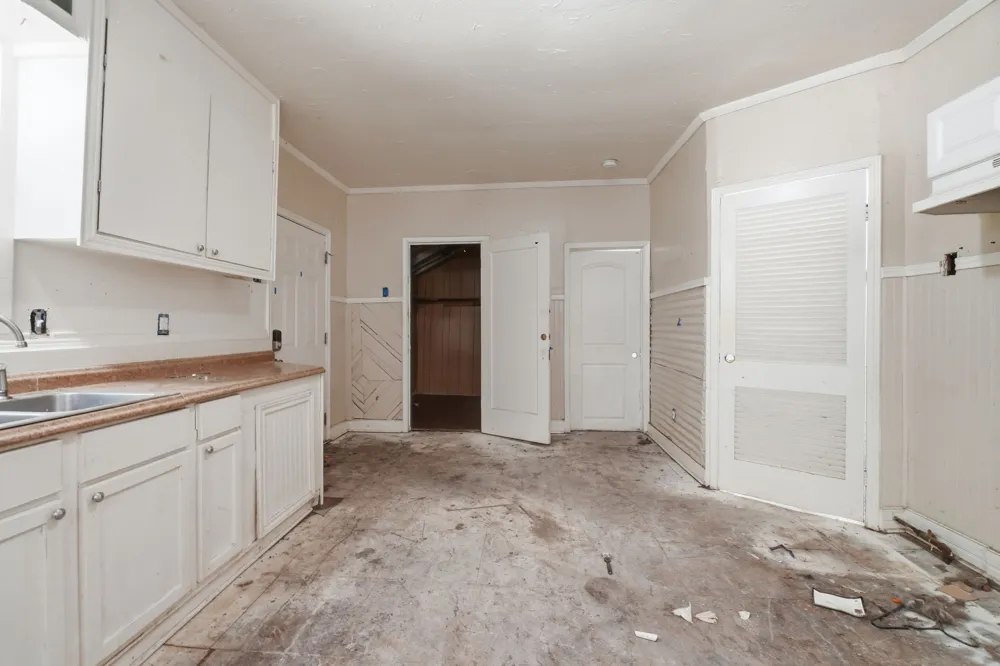 320 Kirven Avenue Waxahachie, TX 75165