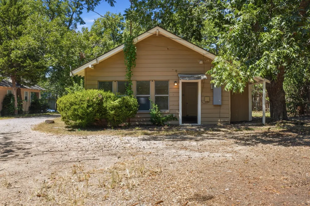 320 Kirven Avenue Waxahachie, TX 75165