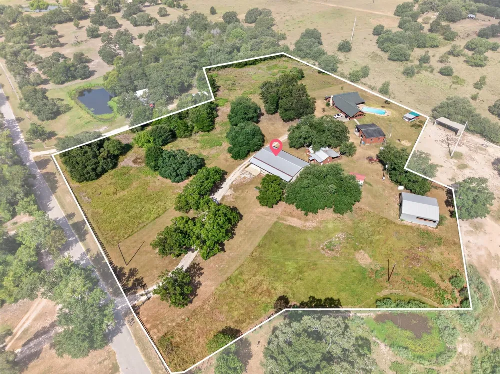 3961 Clay Creek Road Brenham, TX 77833