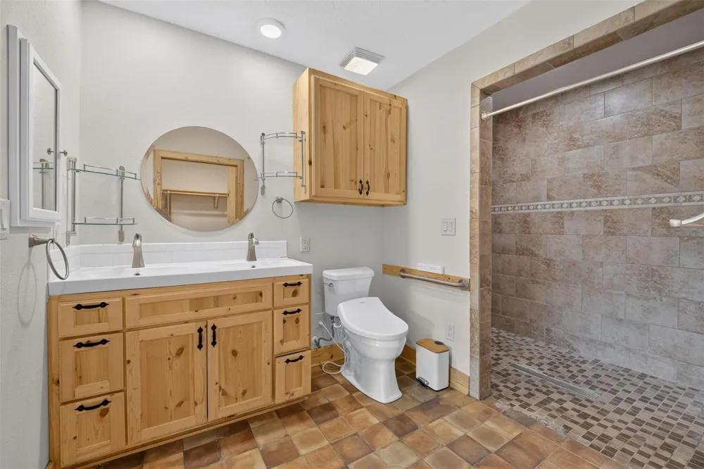 3961 Clay Creek Road Brenham, TX 77833