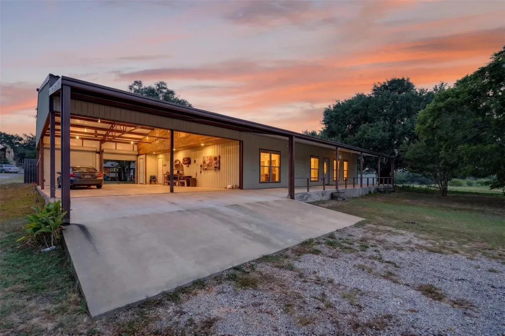 3961 Clay Creek Road Brenham, TX 77833