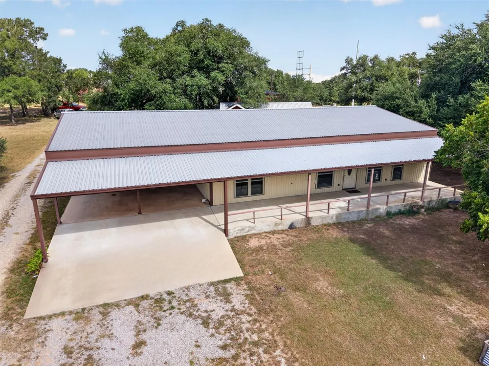 3961 Clay Creek Road Brenham, TX 77833