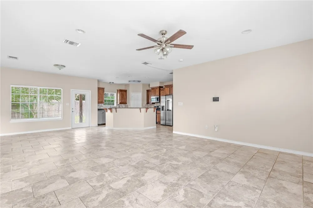 1203 Taylor Street Beeville, TX 78102