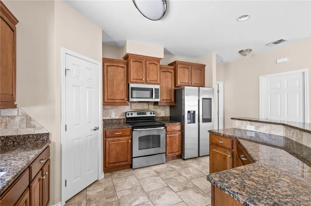 1203 Taylor Street Beeville, TX 78102