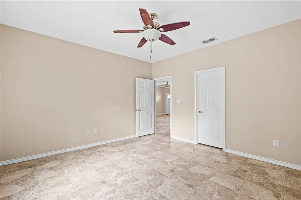 1203 Taylor Street Beeville, TX 78102