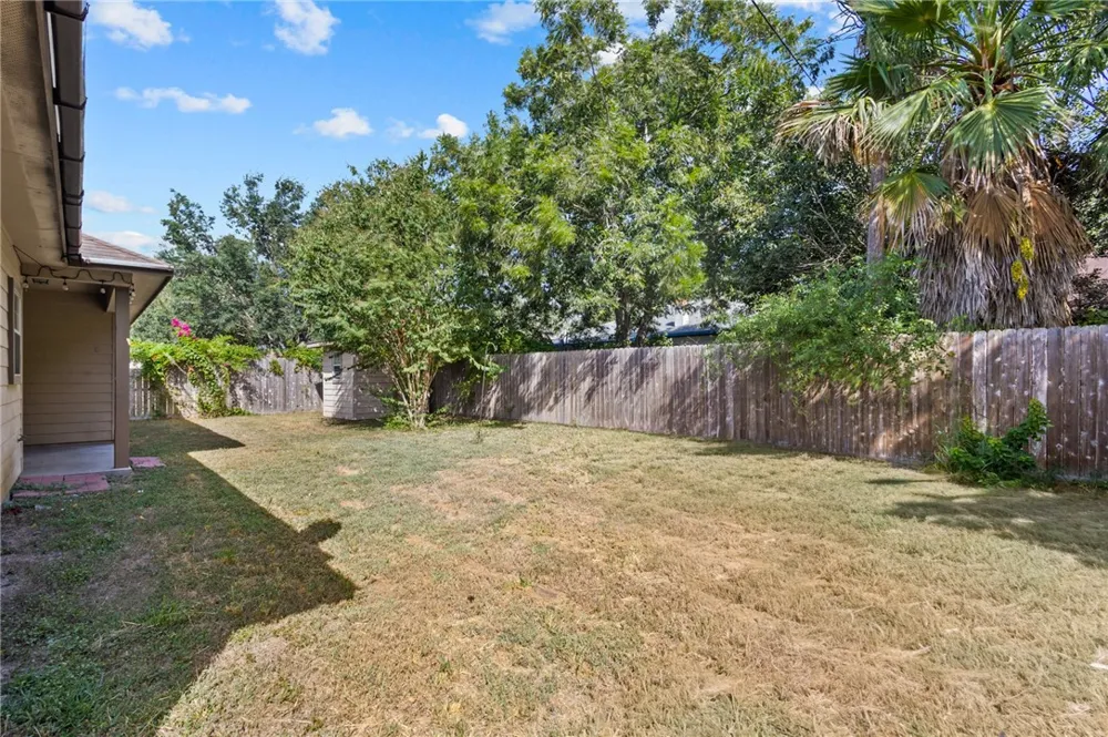 1203 Taylor Street Beeville, TX 78102