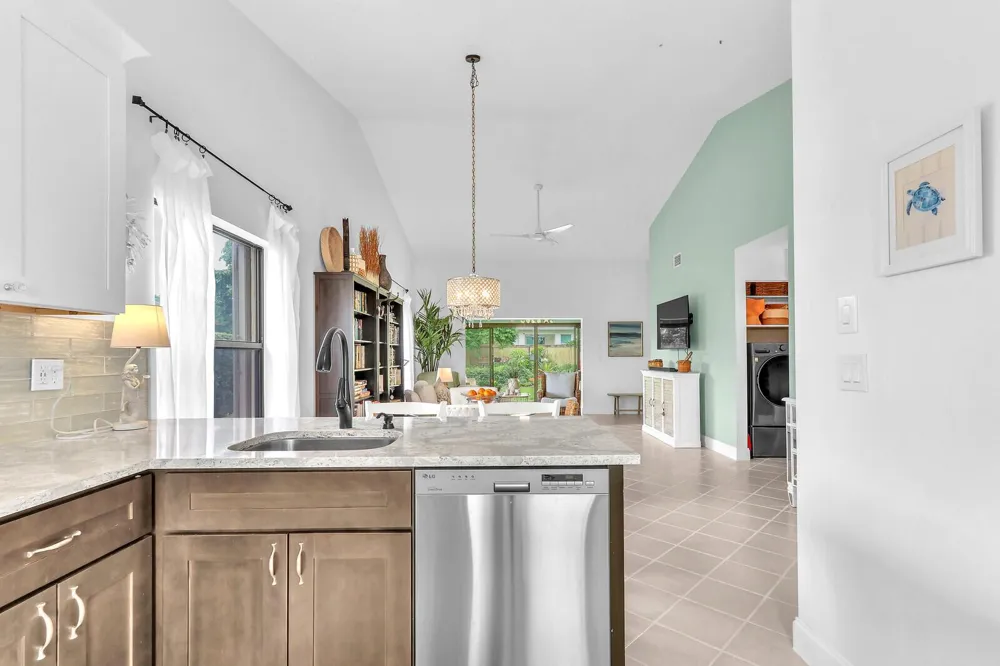 7655 SE Sugar Sand Circle Hobe Sound, FL 33455