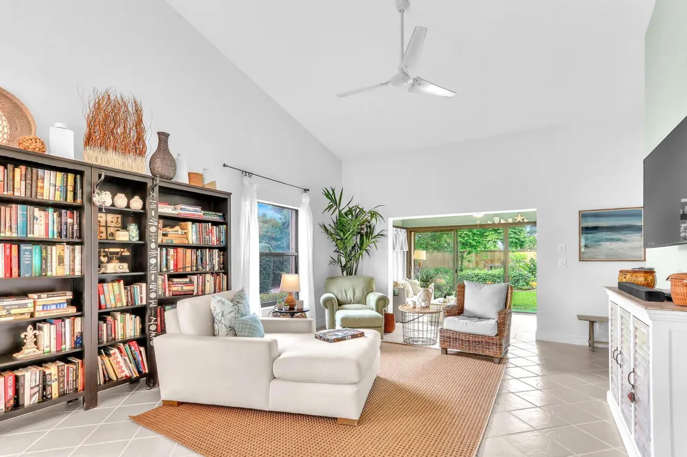 7655 SE Sugar Sand Circle Hobe Sound, FL 33455