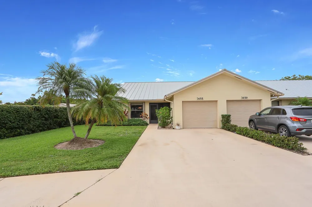 7655 SE Sugar Sand Circle Hobe Sound, FL 33455