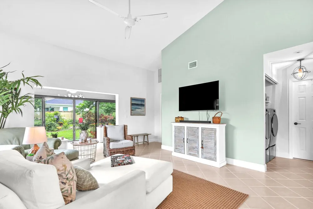 7655 SE Sugar Sand Circle Hobe Sound, FL 33455