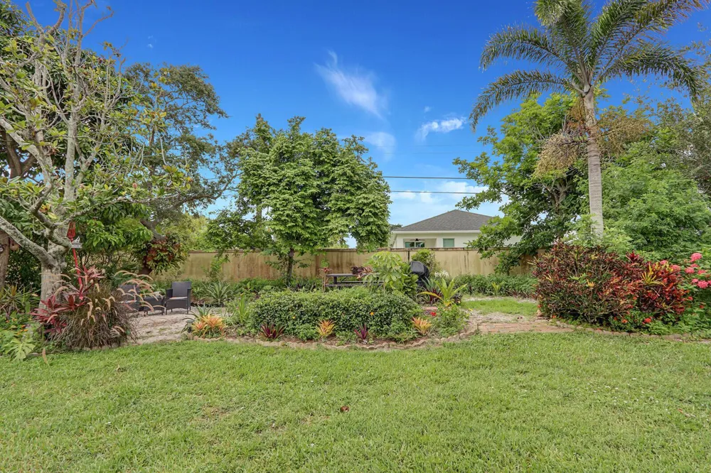7655 SE Sugar Sand Circle Hobe Sound, FL 33455