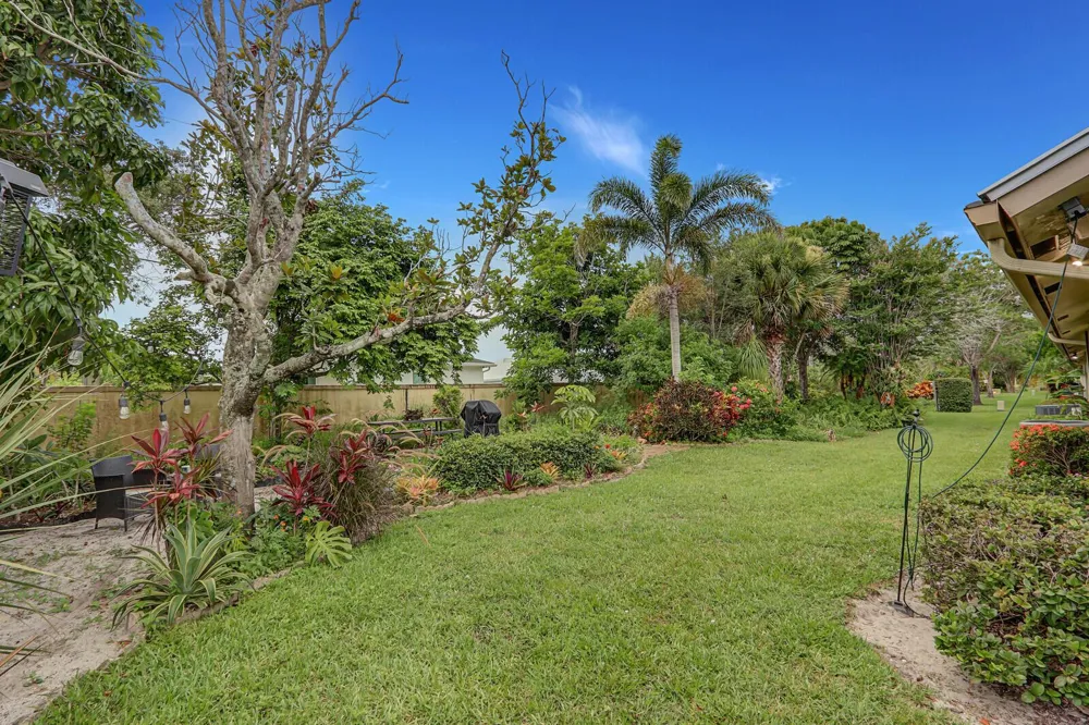7655 SE Sugar Sand Circle Hobe Sound, FL 33455