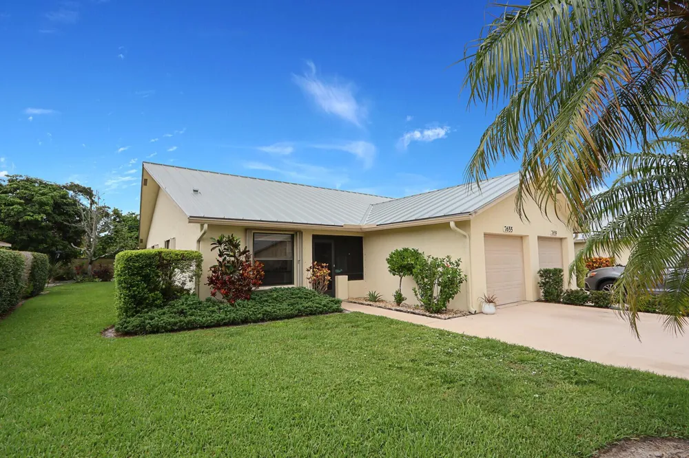 7655 SE Sugar Sand Circle Hobe Sound, FL 33455