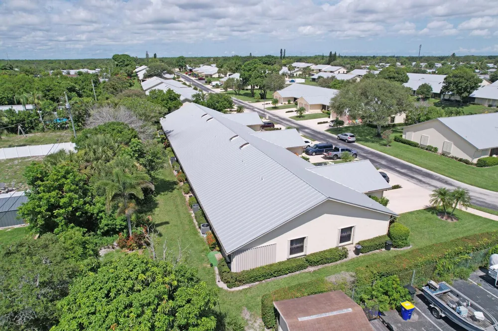 7655 SE Sugar Sand Circle Hobe Sound, FL 33455