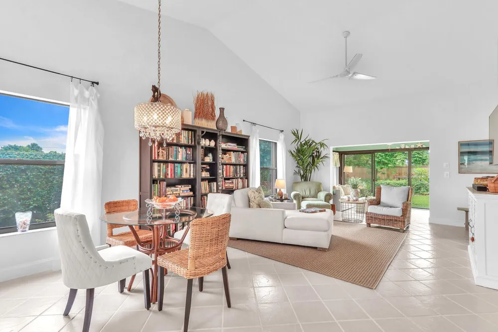 7655 SE Sugar Sand Circle Hobe Sound, FL 33455