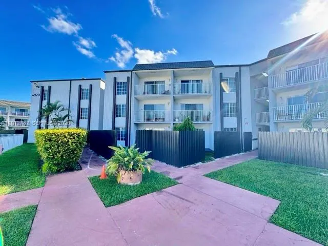 4920 NW 79th Ave #207 Doral, FL 33166