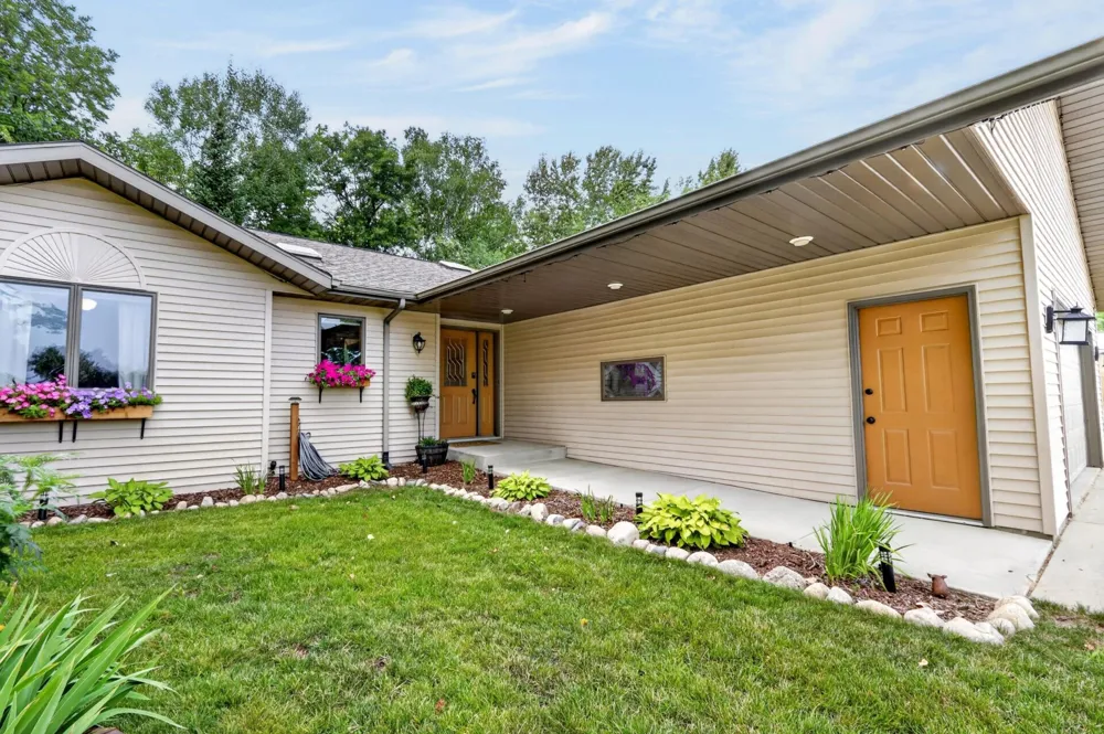 35695 Brookside Lane Cohasset, MN 55721