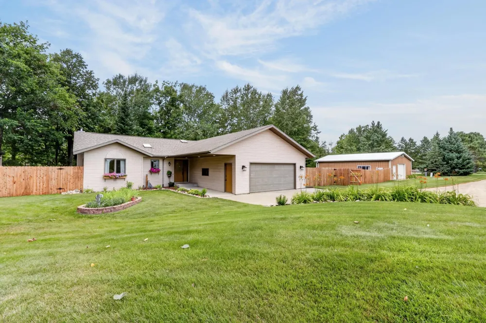 35695 Brookside Lane Cohasset, MN 55721