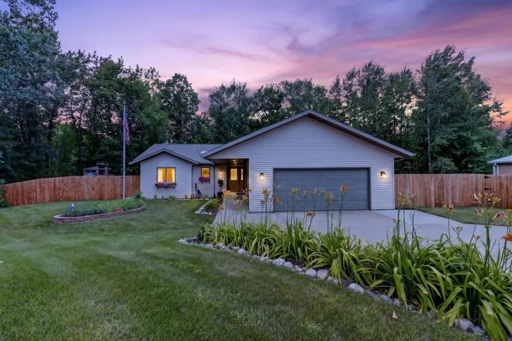 35695 Brookside Lane Cohasset, MN 55721