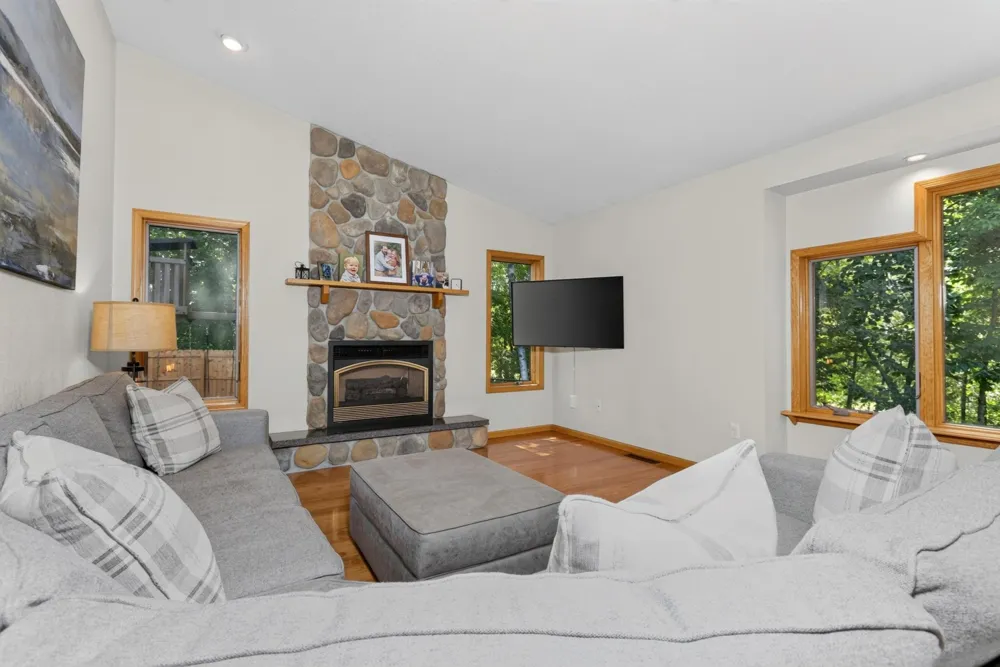 35695 Brookside Lane Cohasset, MN 55721