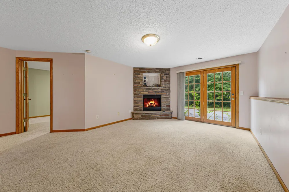 1437 Mcintosh Circle Shakopee, MN 55379
