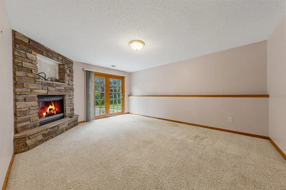 1437 Mcintosh Circle Shakopee, MN 55379