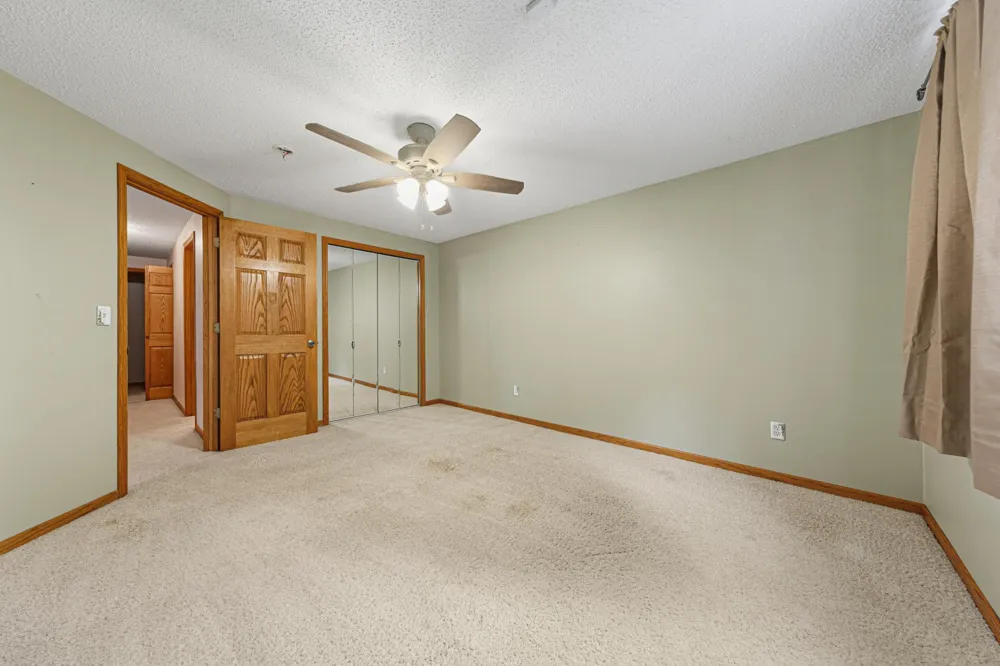 1437 Mcintosh Circle Shakopee, MN 55379