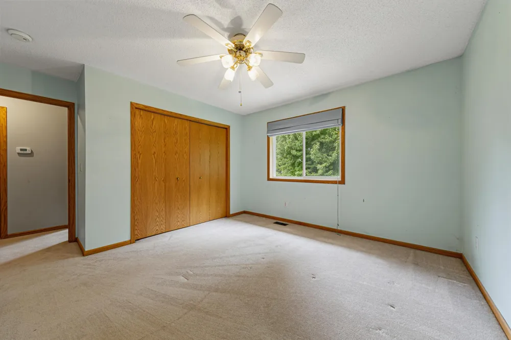 1437 Mcintosh Circle Shakopee, MN 55379