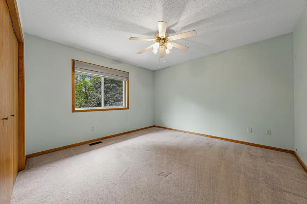 1437 Mcintosh Circle Shakopee, MN 55379