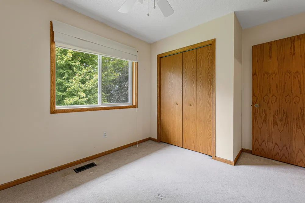 1437 Mcintosh Circle Shakopee, MN 55379