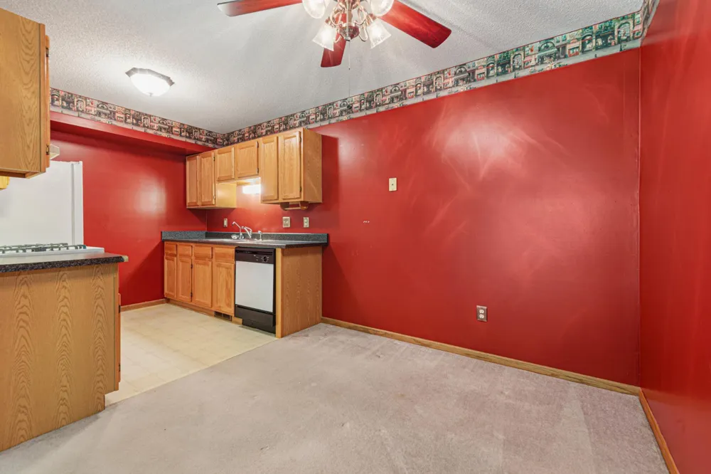 1437 Mcintosh Circle Shakopee, MN 55379