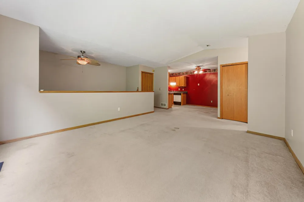 1437 Mcintosh Circle Shakopee, MN 55379