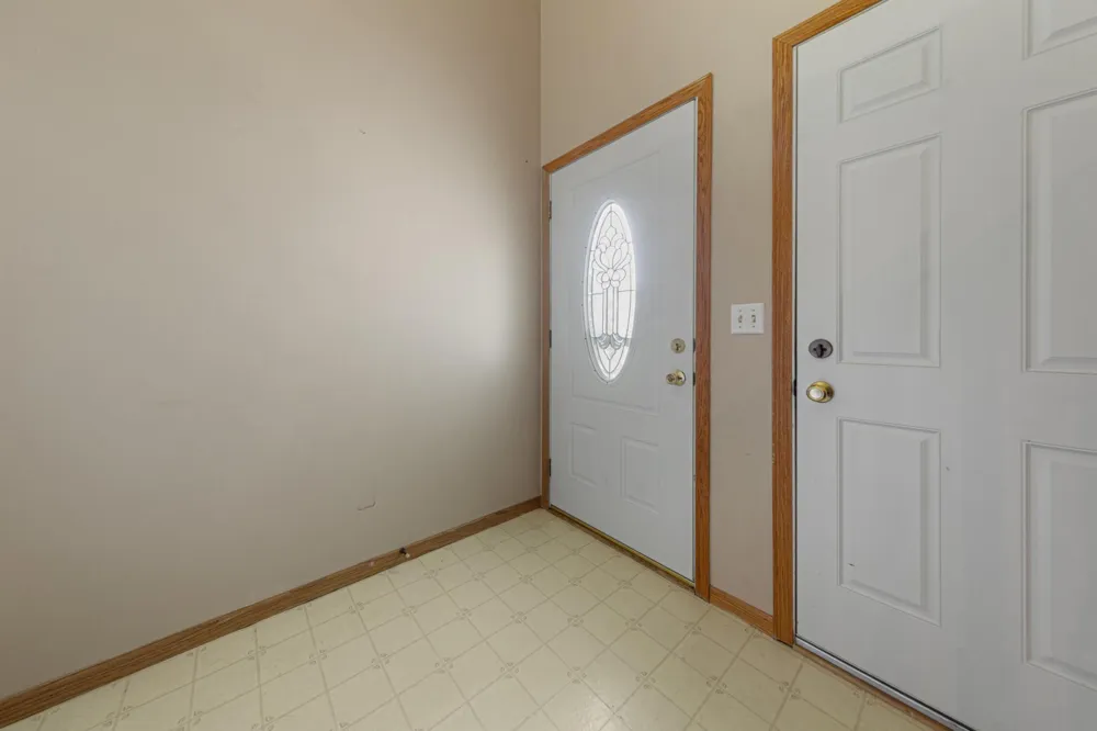 1437 Mcintosh Circle Shakopee, MN 55379