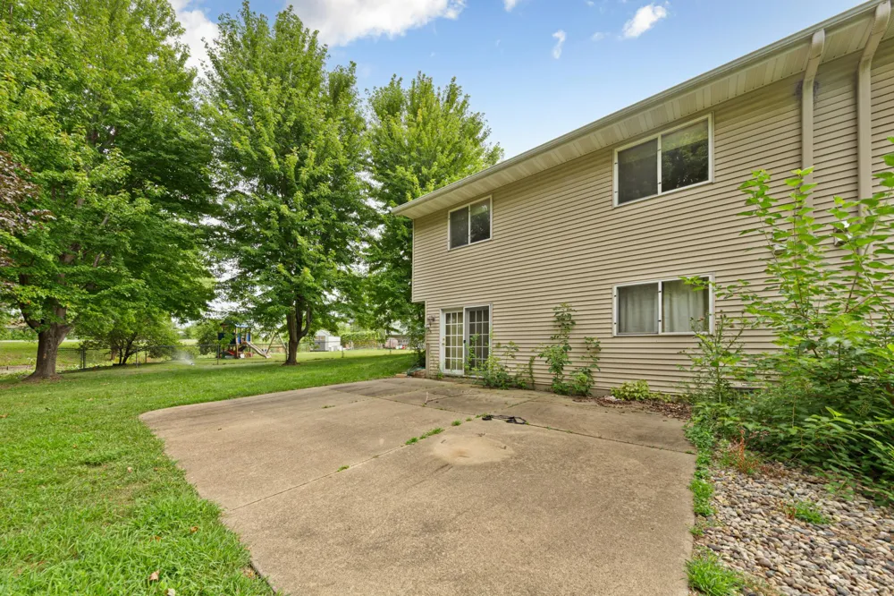 1437 Mcintosh Circle Shakopee, MN 55379