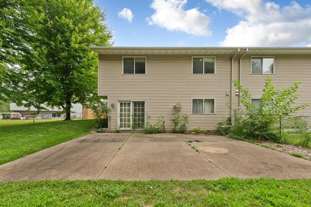 1437 Mcintosh Circle Shakopee, MN 55379