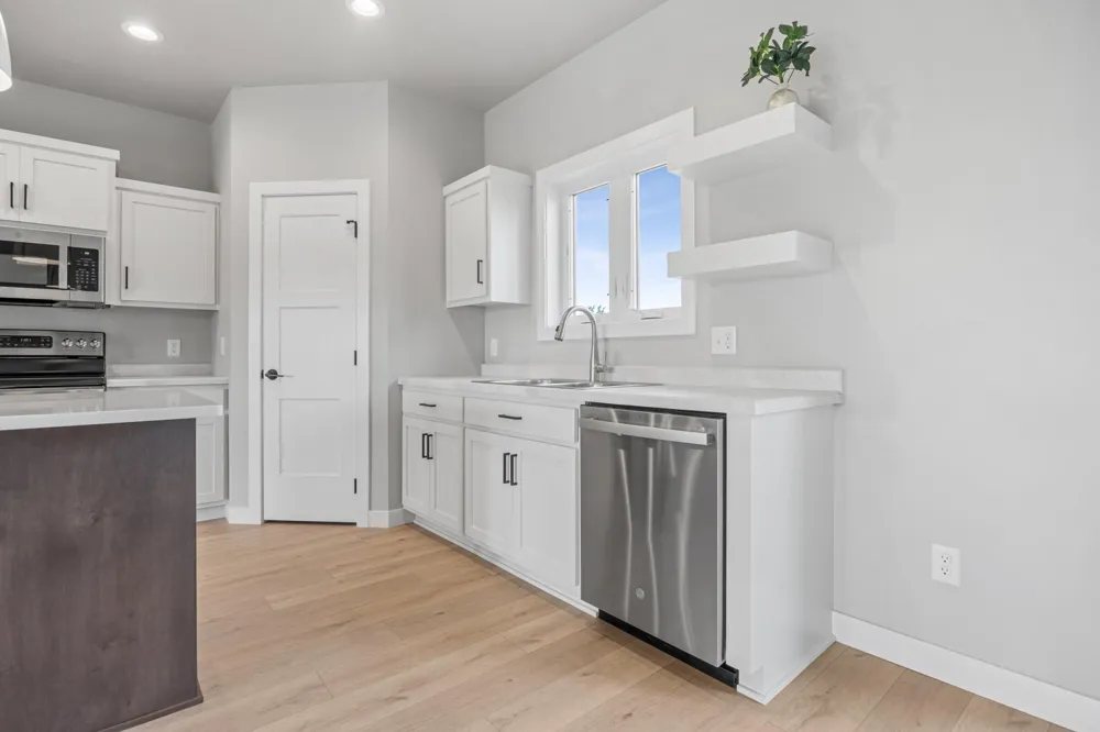 106 Pine Drive Hankinson, ND 58041
