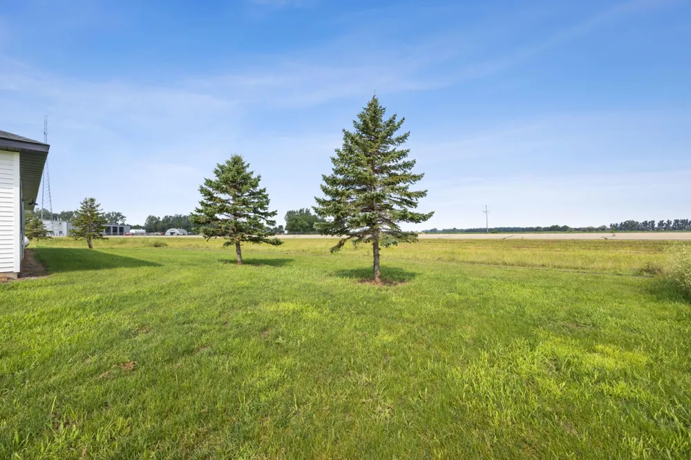 106 Pine Drive Hankinson, ND 58041