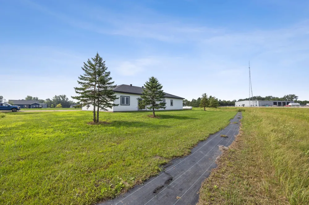 106 Pine Drive Hankinson, ND 58041