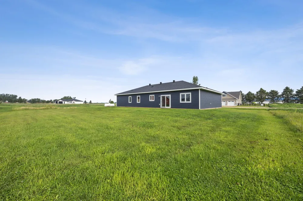 301 Pine Drive Hankinson, ND 58041