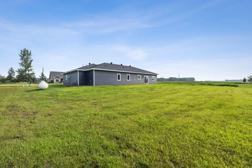301 Pine Drive Hankinson, ND 58041