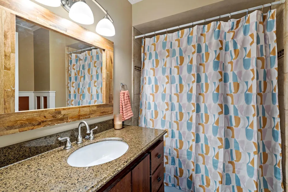 2004 Arkwright Street Maplewood, MN 55117