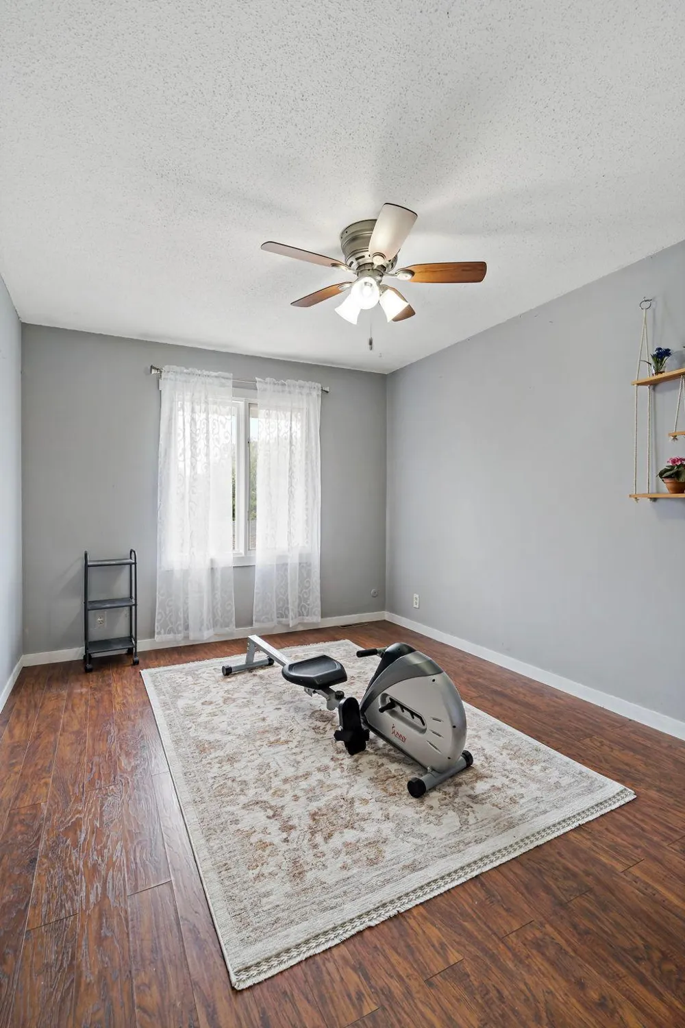 2004 Arkwright Street Maplewood, MN 55117
