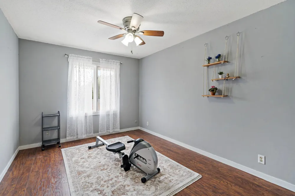 2004 Arkwright Street Maplewood, MN 55117