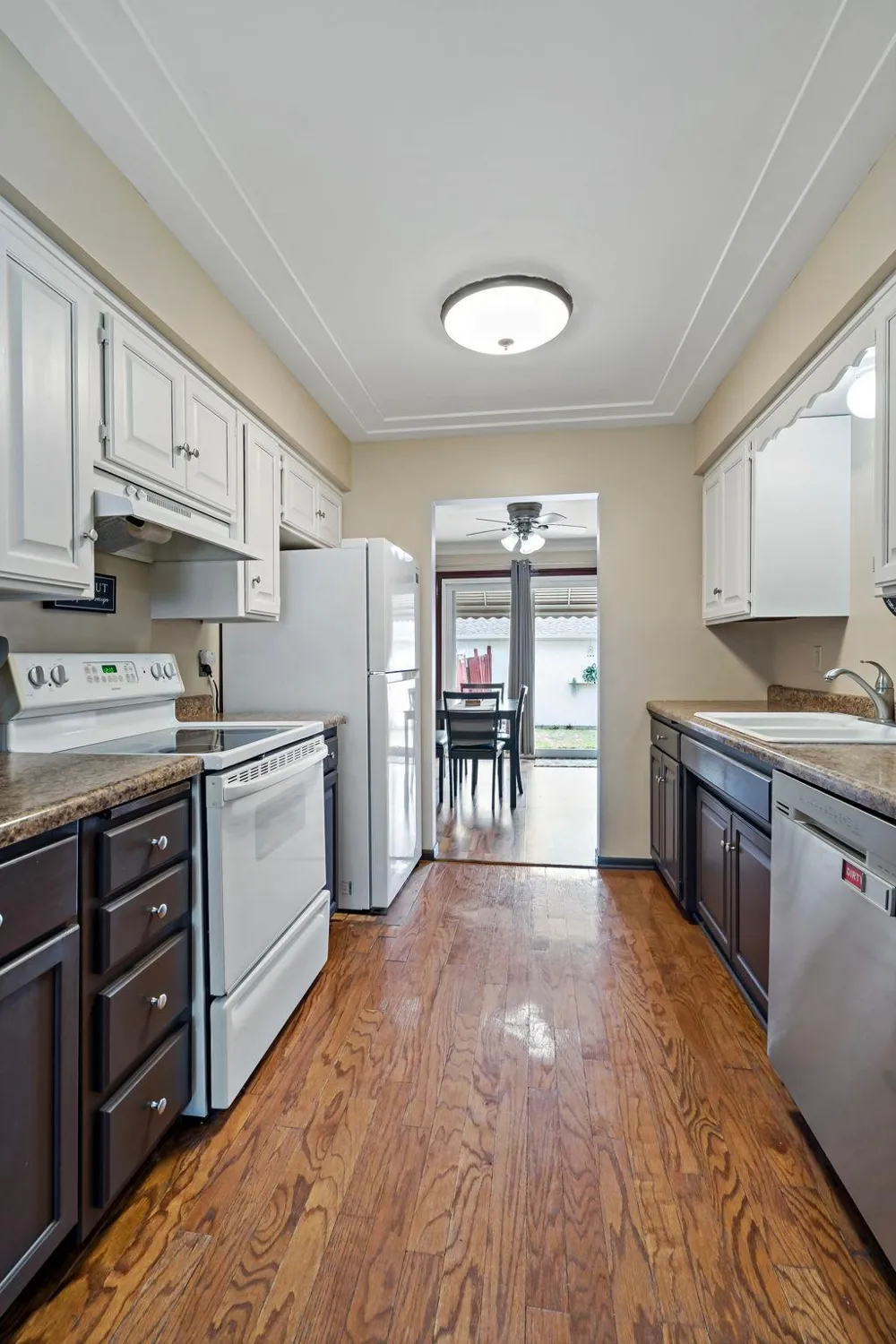 2004 Arkwright Street Maplewood, MN 55117