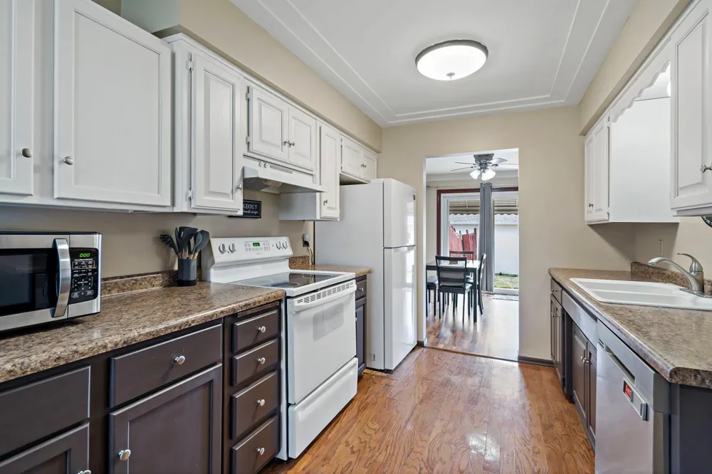 2004 Arkwright Street Maplewood, MN 55117