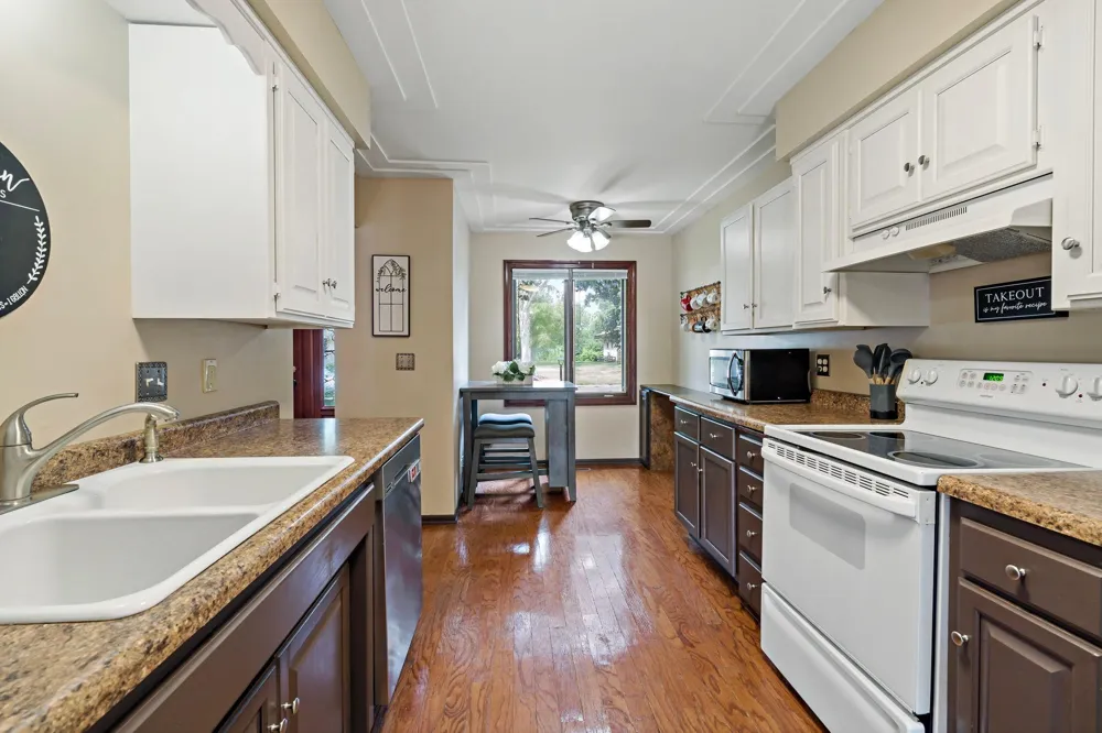2004 Arkwright Street Maplewood, MN 55117