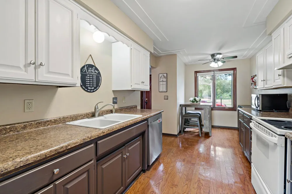 2004 Arkwright Street Maplewood, MN 55117