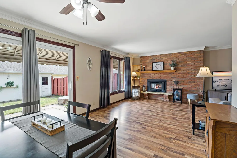 2004 Arkwright Street Maplewood, MN 55117