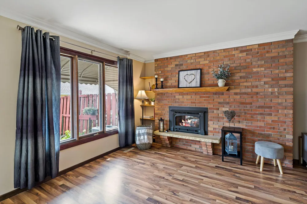 2004 Arkwright Street Maplewood, MN 55117