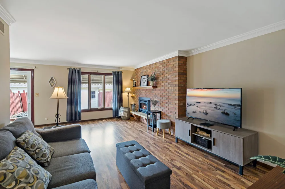2004 Arkwright Street Maplewood, MN 55117